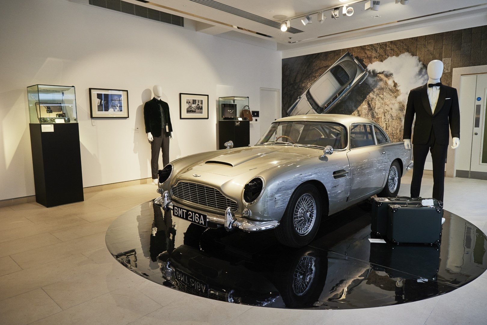 Aston Martin DB5 celebrates 60th anniversary