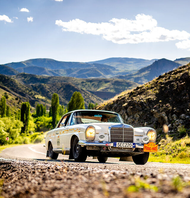 mercedes benz 220 se peking Paris rally