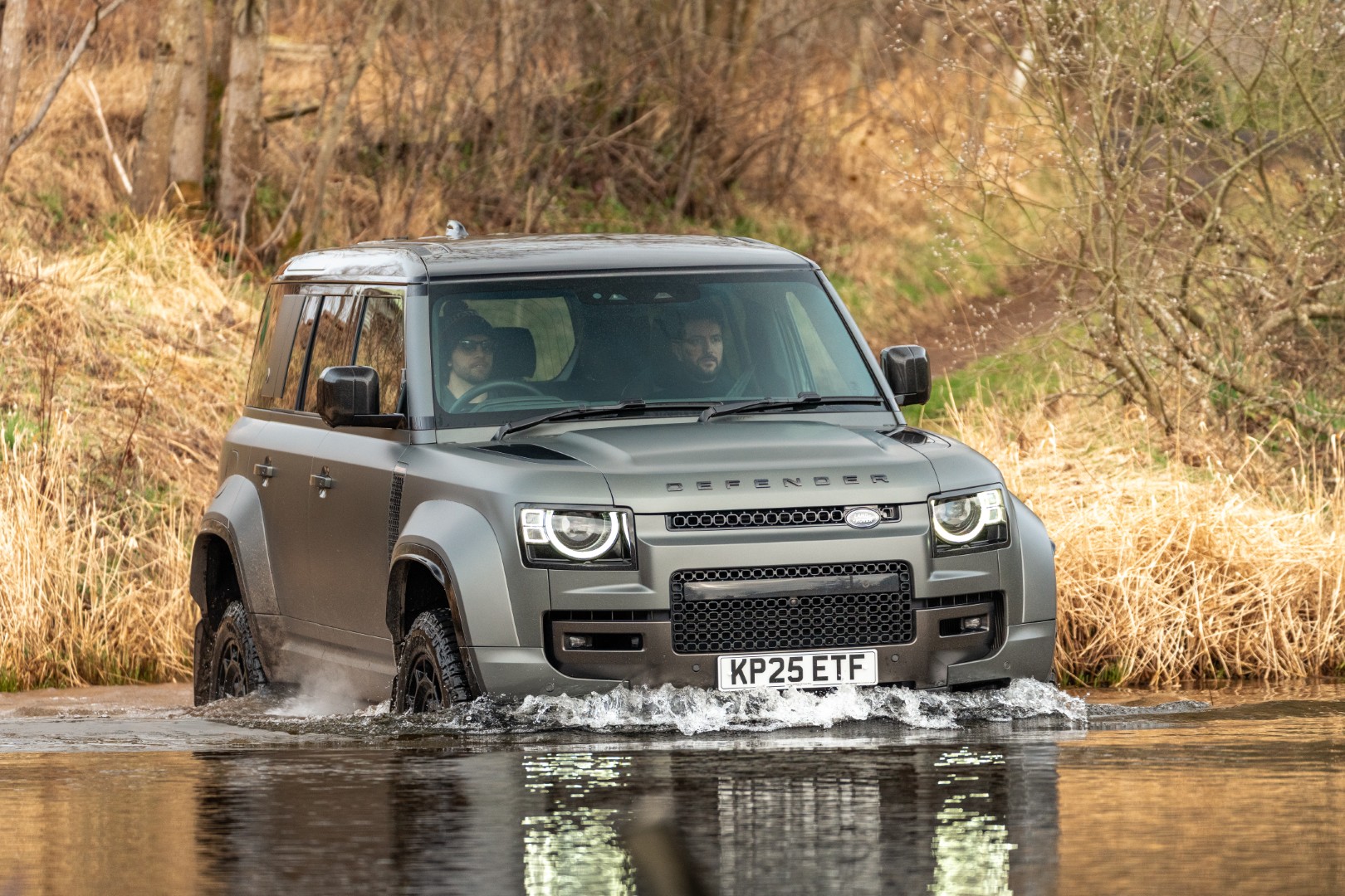 V8-powered 635bhp Land Rover Defender OCTA is JLR's most unstoppable ...