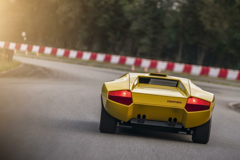 1971-1990 Lamborghini Countach buying guide from Magneto magazine - Magneto